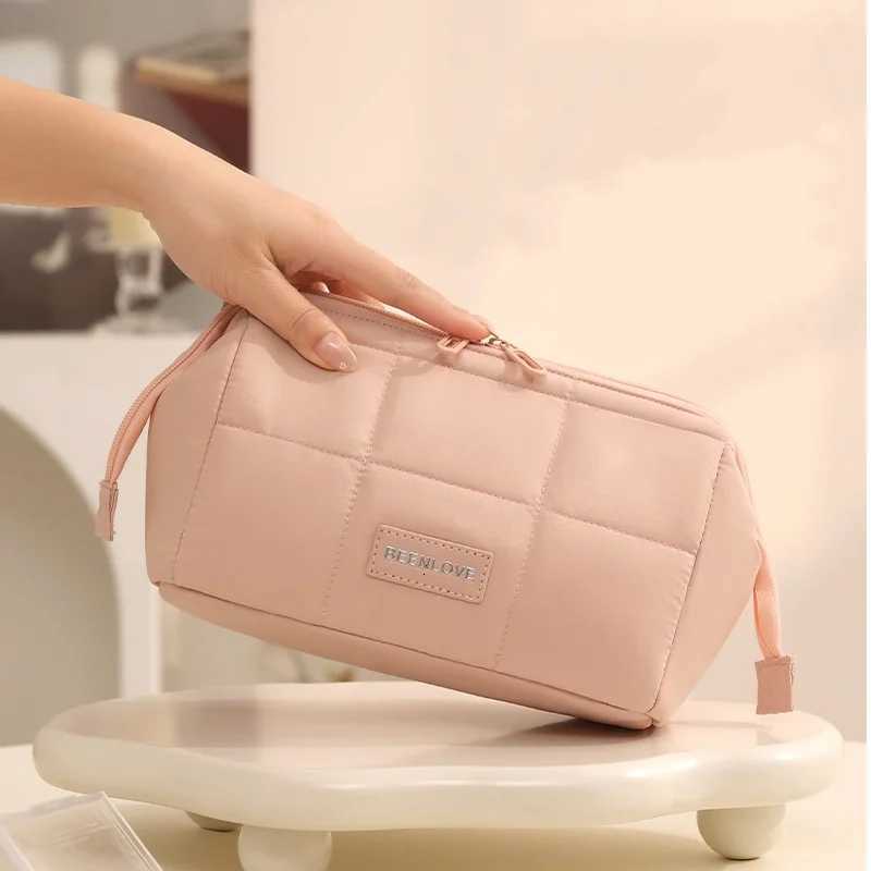 Travel Portable Cosmetics Storage Bag Makeup Organizer Multifunctional Toiletries Handbag Maquillage Cosmetics Organizer BagsXJ250910