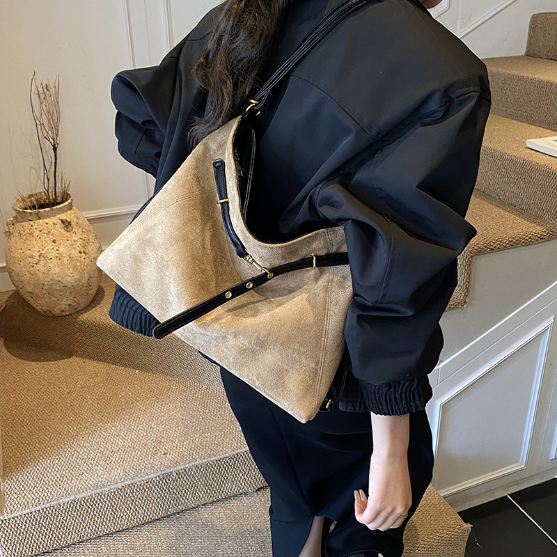 Free shipping designer Vintage Suede Tote Bag for Women Simple Texture Versatile Backpack Large Capacity High-End Commuter Bag Shoulder Bag Crossbody 