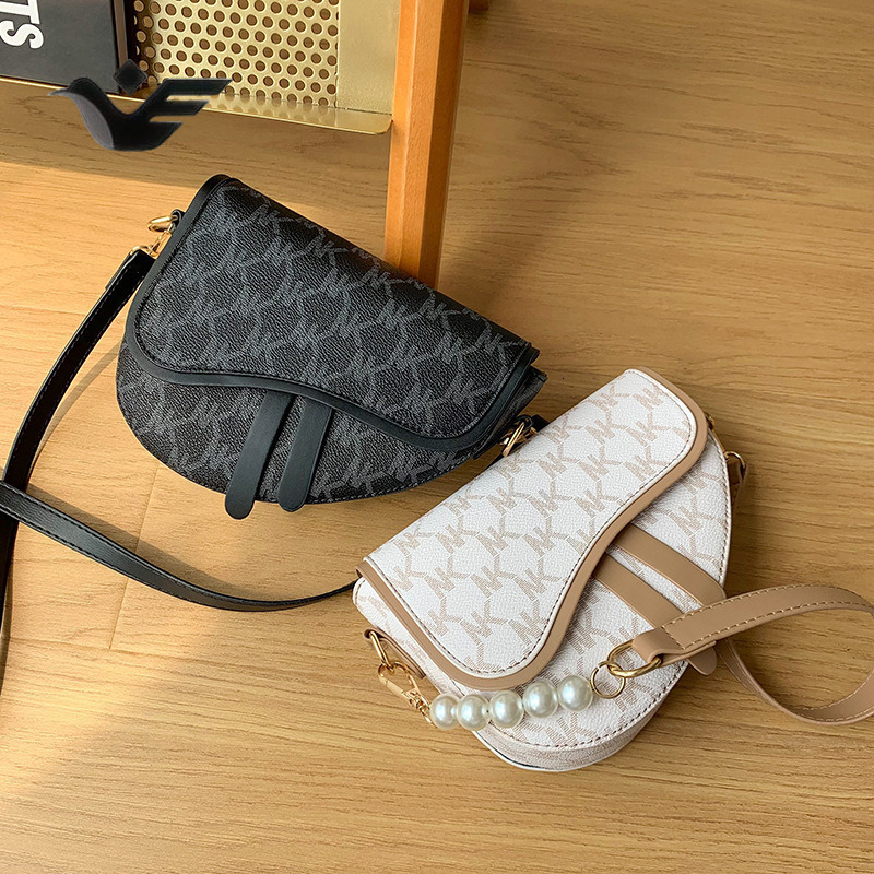 Feiyan Free Shipping New Designer Bag Niche Designer Bag 2025 Women's Summer Versatile Crossbody Shoulder Underarm Bag Fashion Saddle Bag