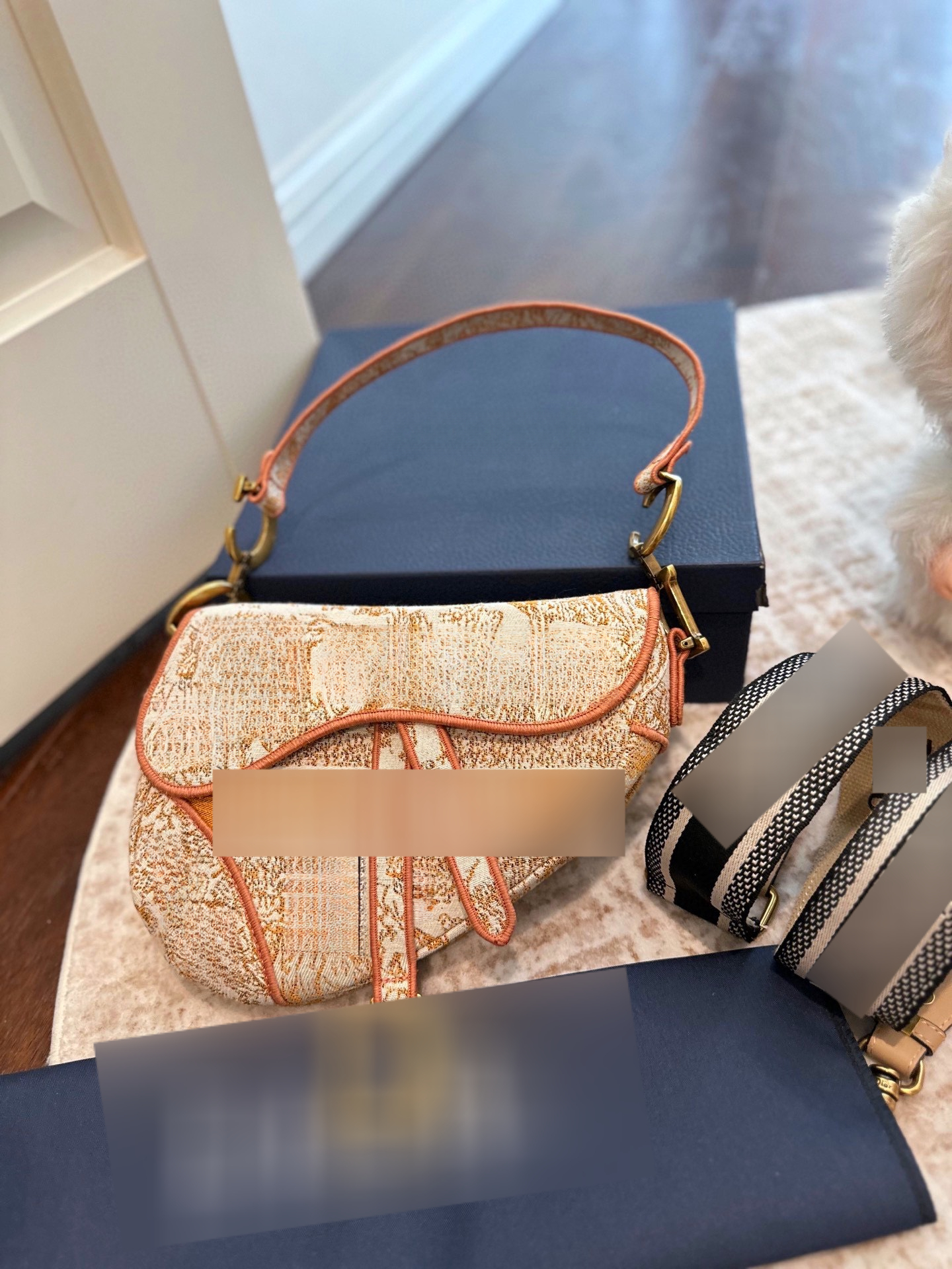Best-selling saddle-style handbag designed by a designer, fashionable and trendy, with high-end texture, single-shoulder bag, luxury handbag, women�