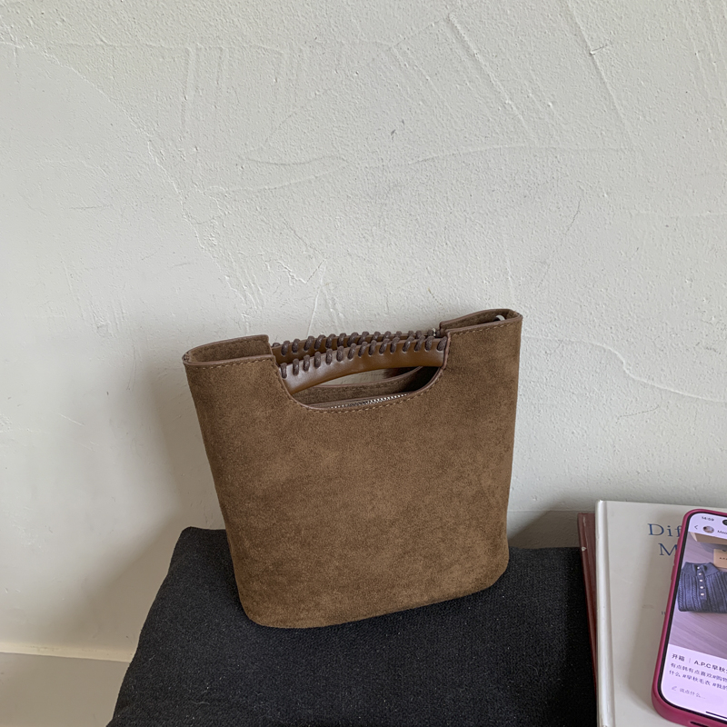 Women's large capacity handbag, student's high-end luxury spacious bag, simple and versatile shoulder bag, women's essential crossbody 