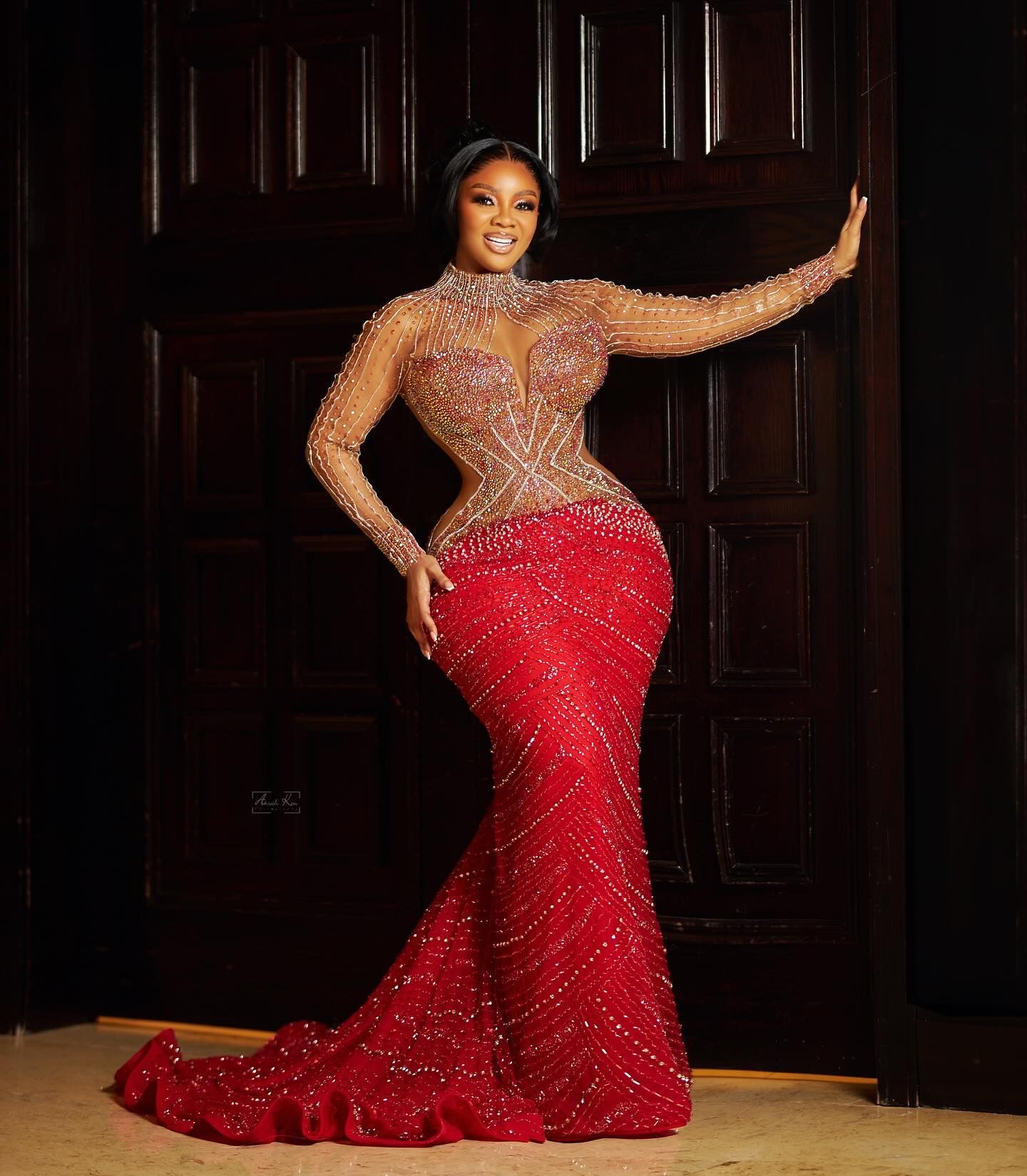 Elegant Red Mermaid Prom Dress with Beaded Crystal Details, Formal Evening Gown for Special Occasions