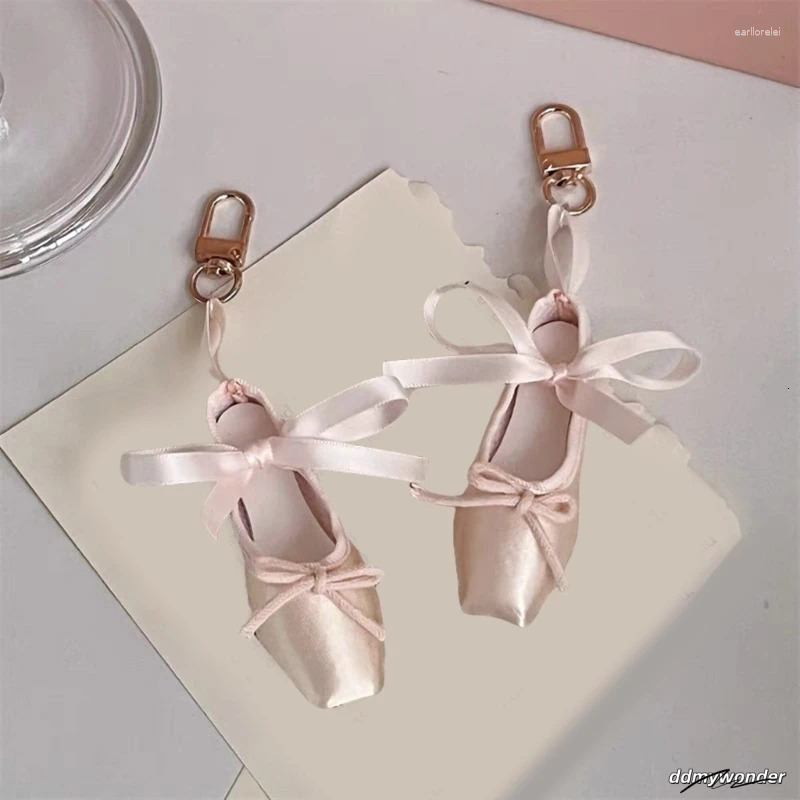 Keychains Delicate Ballet Shoes Bows Strap Charm Eye Catching Keyring Unique Keychain Bag And Phone Pendant For Girls Woman