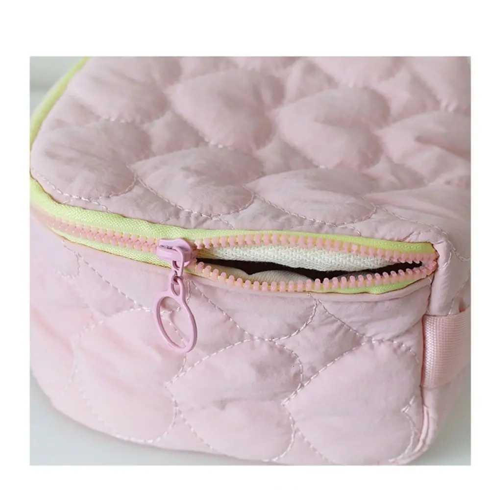 Portable Square Love Heart Cosmetic Bag INS Large Capacity Women Toiletry Bag Solid Lightweight Makeup Bag Storage PouchXJ250910