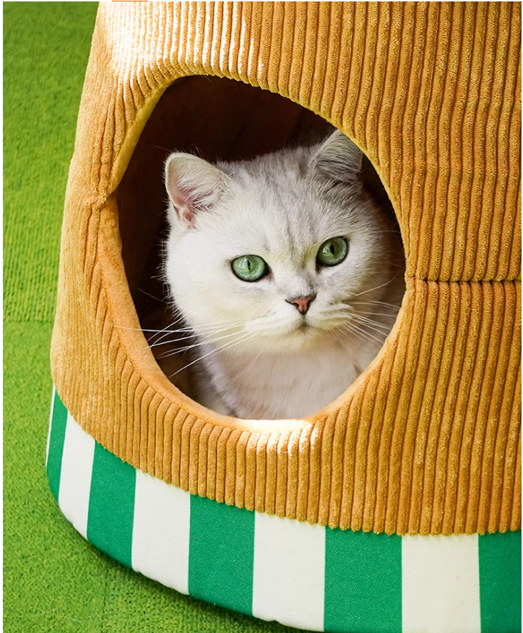 Seasonal Companion for Cats Durable & Compact Apple-Shaped Pet Bed