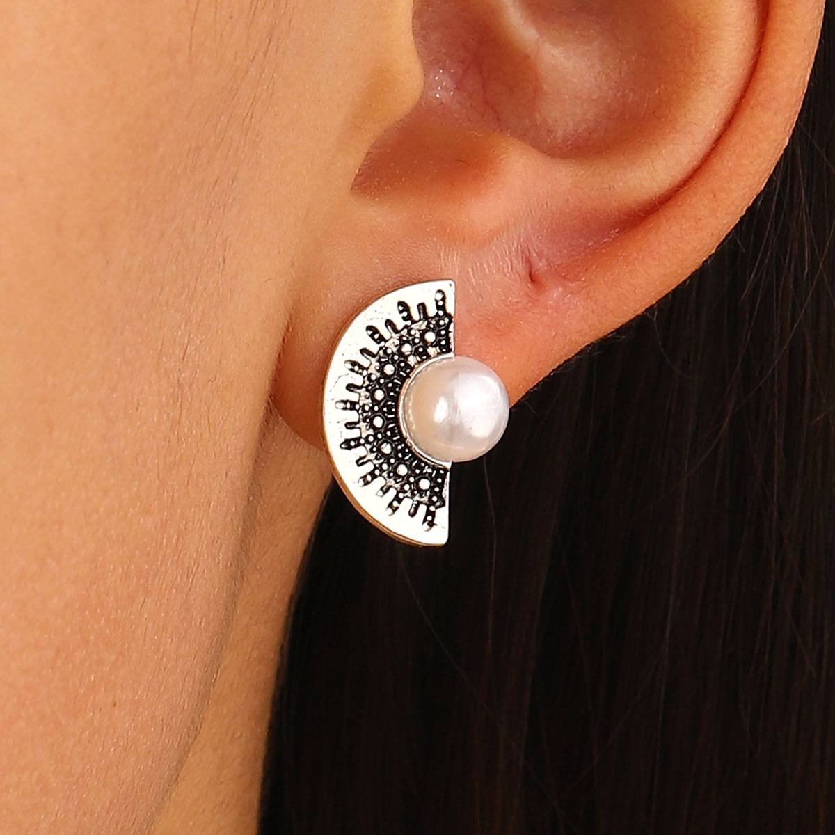Bohemian Pearl Fan-Shaped For Women, Ins Style Alloy Vintage Half-Round Stud Earrings