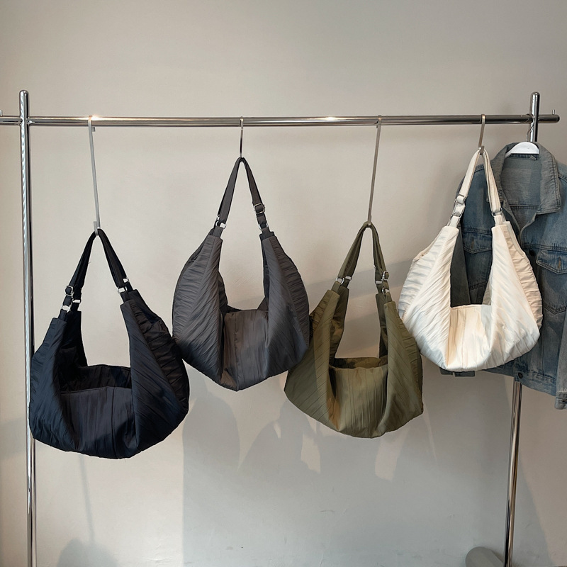 Free shipping designer Casual Lazy Style Canvas Bag Versatile Crossbody Bag Large Capacity Fashionable Shoulder Bag Simple Commuter Bag Versatile Tote