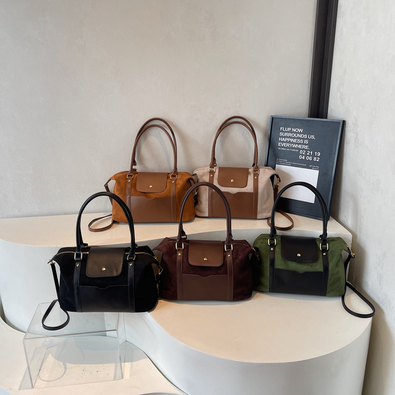 Fashion, luxury, large capacity single shoulder backpack, simple and versatile handbag, essential crossbody bag for women's shopping and commutin
