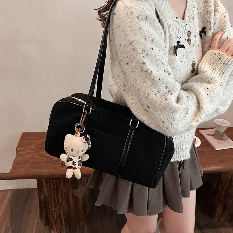 Free shipping designer Casual Versatile Single Shoulder Bag Small Square Bag New Retro Fashion Handbag Matte Large Capacity Commuter Bag Boston Bag