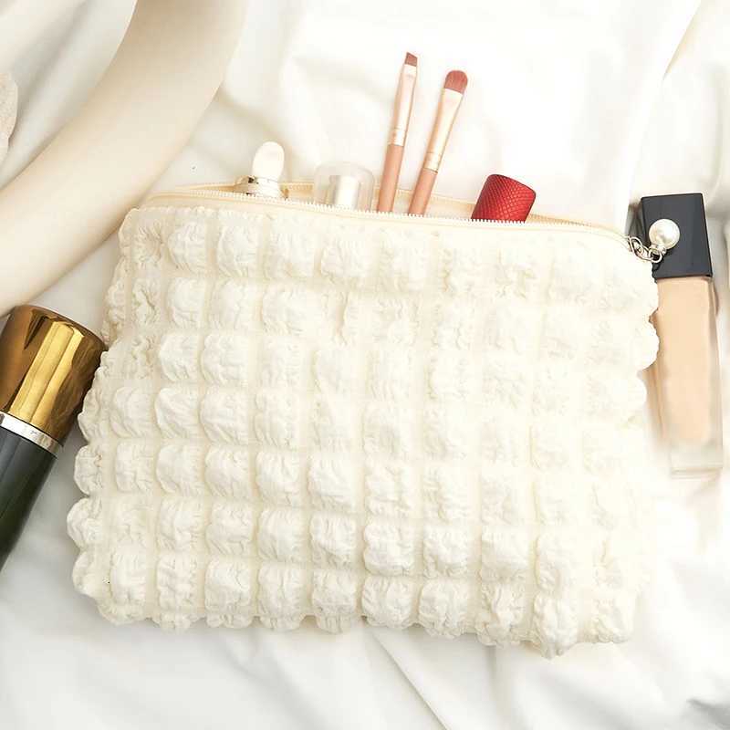 Travel Organizer Portable Zipper Soft Makeup Pouch for Lady Girls Popular Boho Reusable Bubble Cloth Capacity Cosmetic BagXJ250910