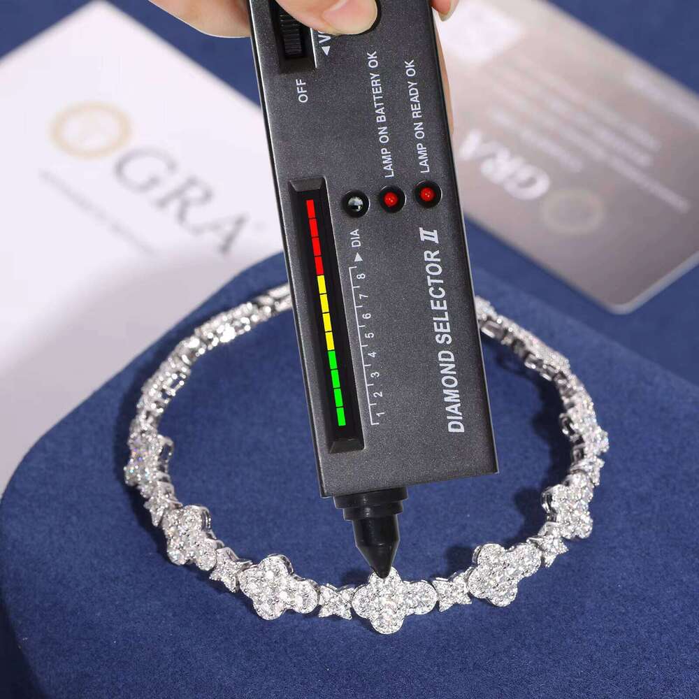 Versatile Mens Fashion White Gold 10mm Sterling Sier VVS Moissanite Dia Iced Out Star Cross Link Bracelet