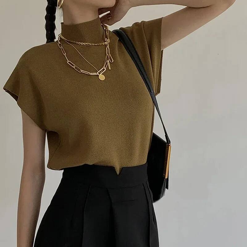 Fashion Vest Shirt Solid Stand-up Collar Knitted Sweater Short Sleeve Office Lady Loose Elegant All-Match Straight Tops dongdumaoyi