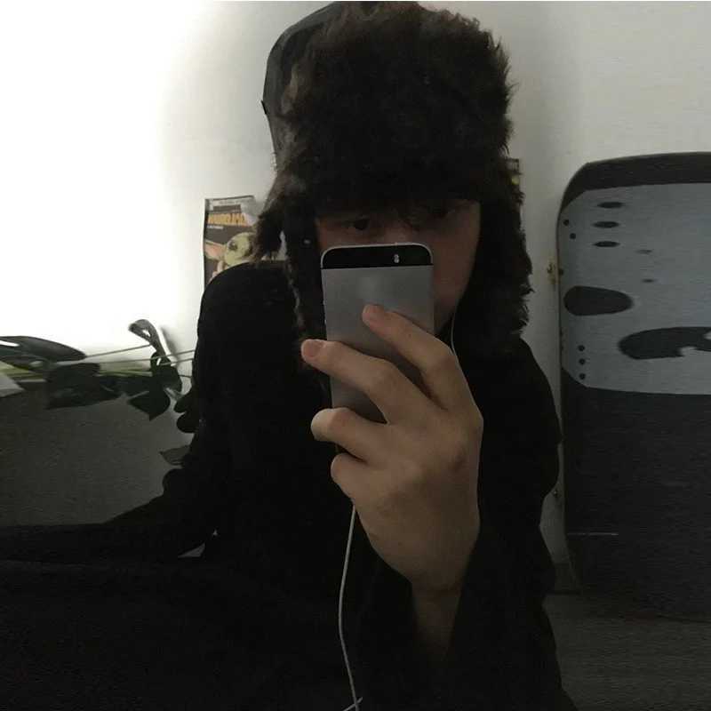 Mens Warm Soldier Earfl Hat Winter Hat Patrolman Earmuffs Warm High Quality Hat Windproof Cold Pilot Hats Russian Ski CXJ250910