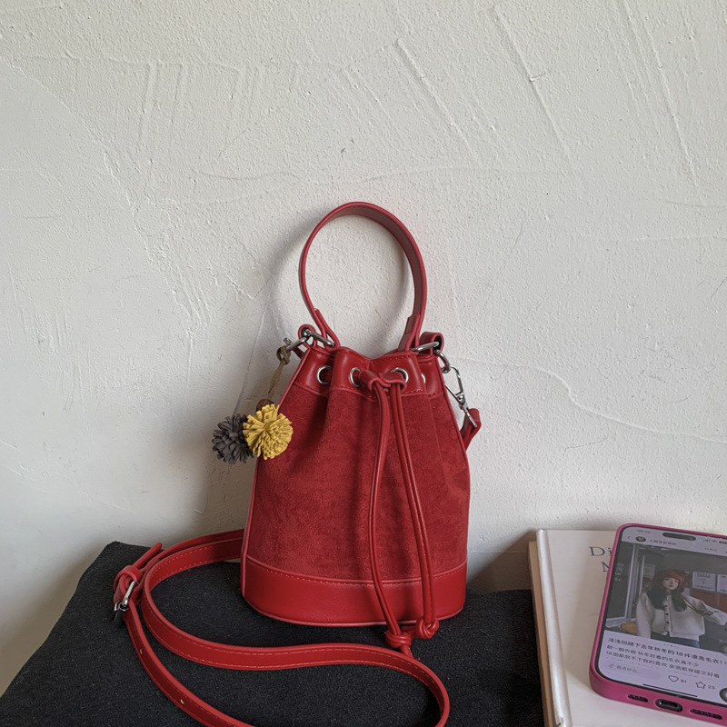 Designer Women's Handbag 2025 New Elegant Multi functional Commuter Shoulder Bag