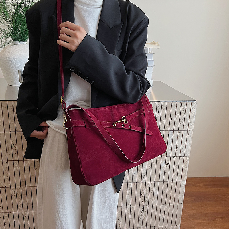 Free shipping designer Vintage Large Capacity Crossbody Bag for Women New Simple Tote Bag Versatile Shoulder Bag Fashionable Crossbody Bag