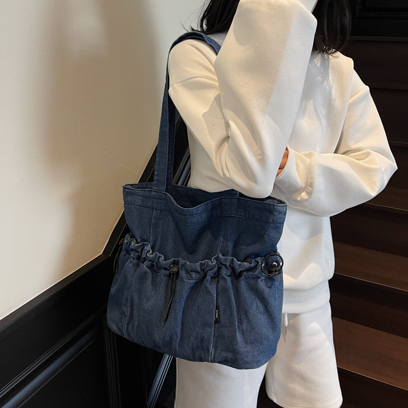 Free shipping designer Casual Large Bag for Women 2025 New Fashion Women Shoulder Bag Crossbody Bag Large Capacity Commuter Bag Tote Bag for Women