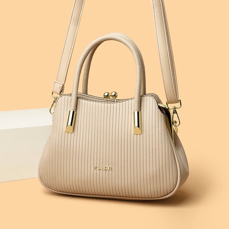Elegant Lady's Designer Clutch Bag for Special Occasions High-Quality Craftsmanship
