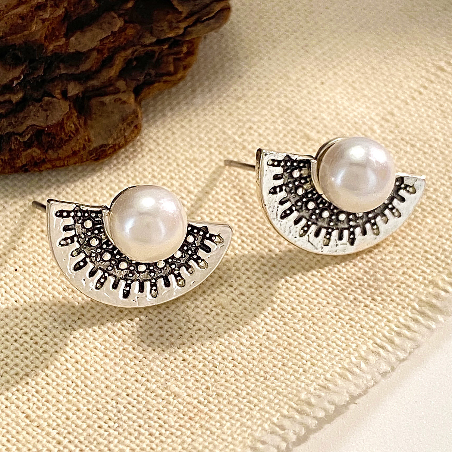 Bohemian Pearl Fan-Shaped For Women, Ins Style Alloy Vintage Half-Round Stud Earrings