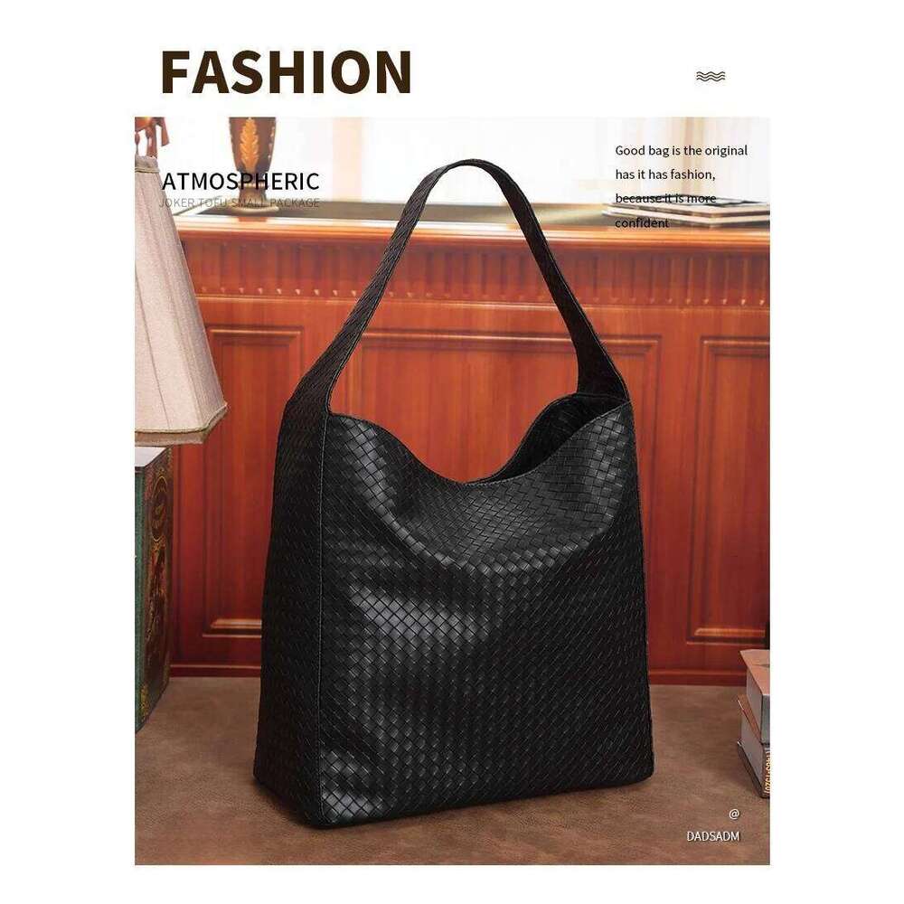 Timeless Large Lady Tote Handbag Shoulder Bag Elegant Fashionable Women's Accessory