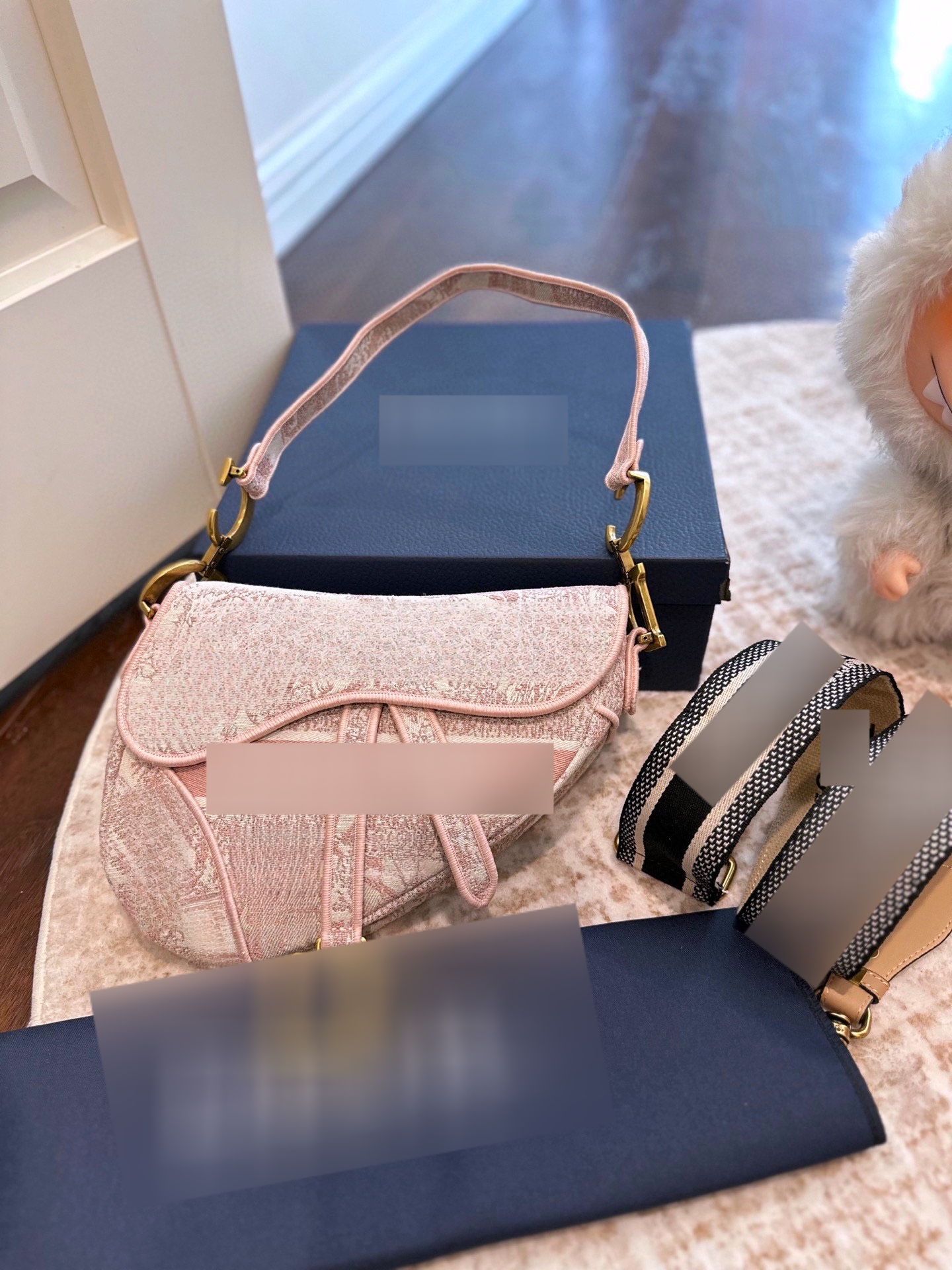 Best-selling saddle-style handbag designed by a designer, fashionable and trendy, with high-end texture, single-shoulder bag, luxury handbag, women�