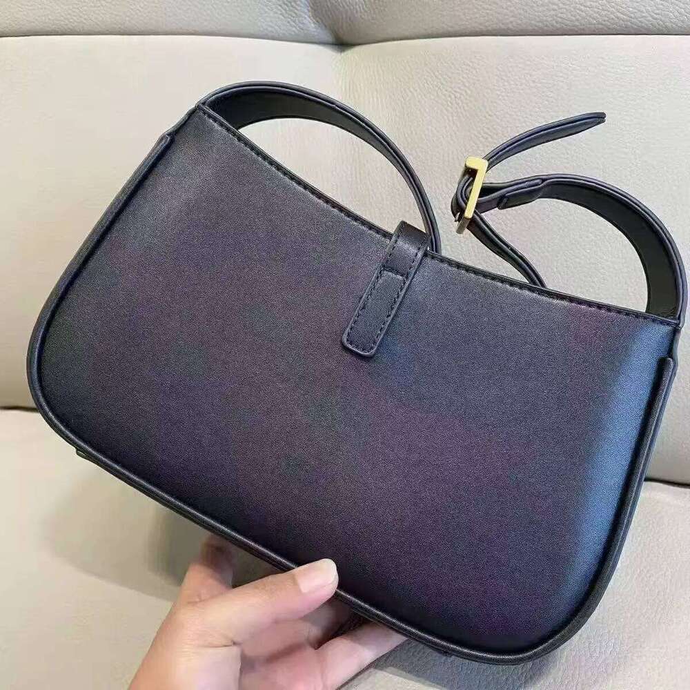 2025 armpit high-quality shoulder fashionable women's bag, smooth leather soft handbag