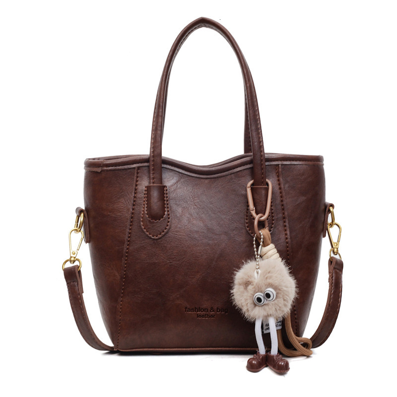 Free shipping designer Large Capacity Commuter Bag Handbag Women Fashion Bucket Bag New Single Shoulder Bag Simple Texture Casual Tote Bag