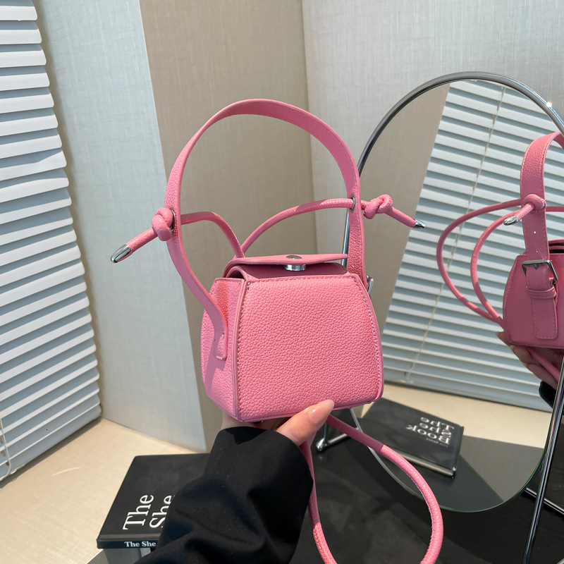 2025 autumn new niche design light luxury elegant fashion trend versatile style women's small square bag designer bag