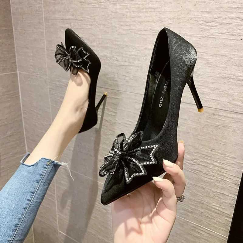 Womens High Heels Stiletto 2022 New FAshion Temperament Bow RhinESTone Pointed Wedding Shoes Bride Shoes Party Shoes W250910