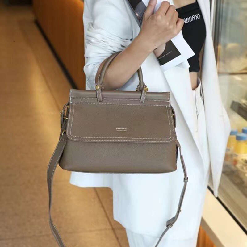 Top Layer Cowhide for Women New Genuine Leather Crossbody Messenger Bag Commuter Large Capacity Shoulder Briefcase