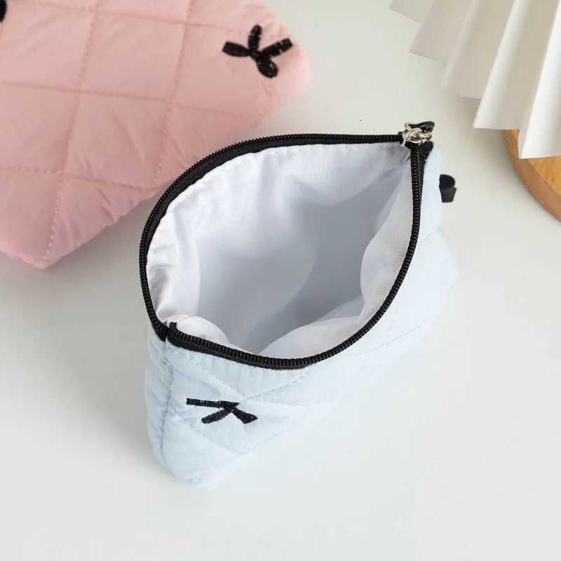 Fashion Quilted Bow Cosmetic Bag with Bow Pendant Cute Makeup Pouch for Lipstick Earphones Data Cable Wallet Case PouchXJ250910