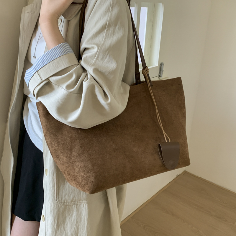 Free shipping designer Korean Retro Tote Bag Mother Bag New Large Capacity High-End Handbag Shoulder Bag Versatile Underarm Bag