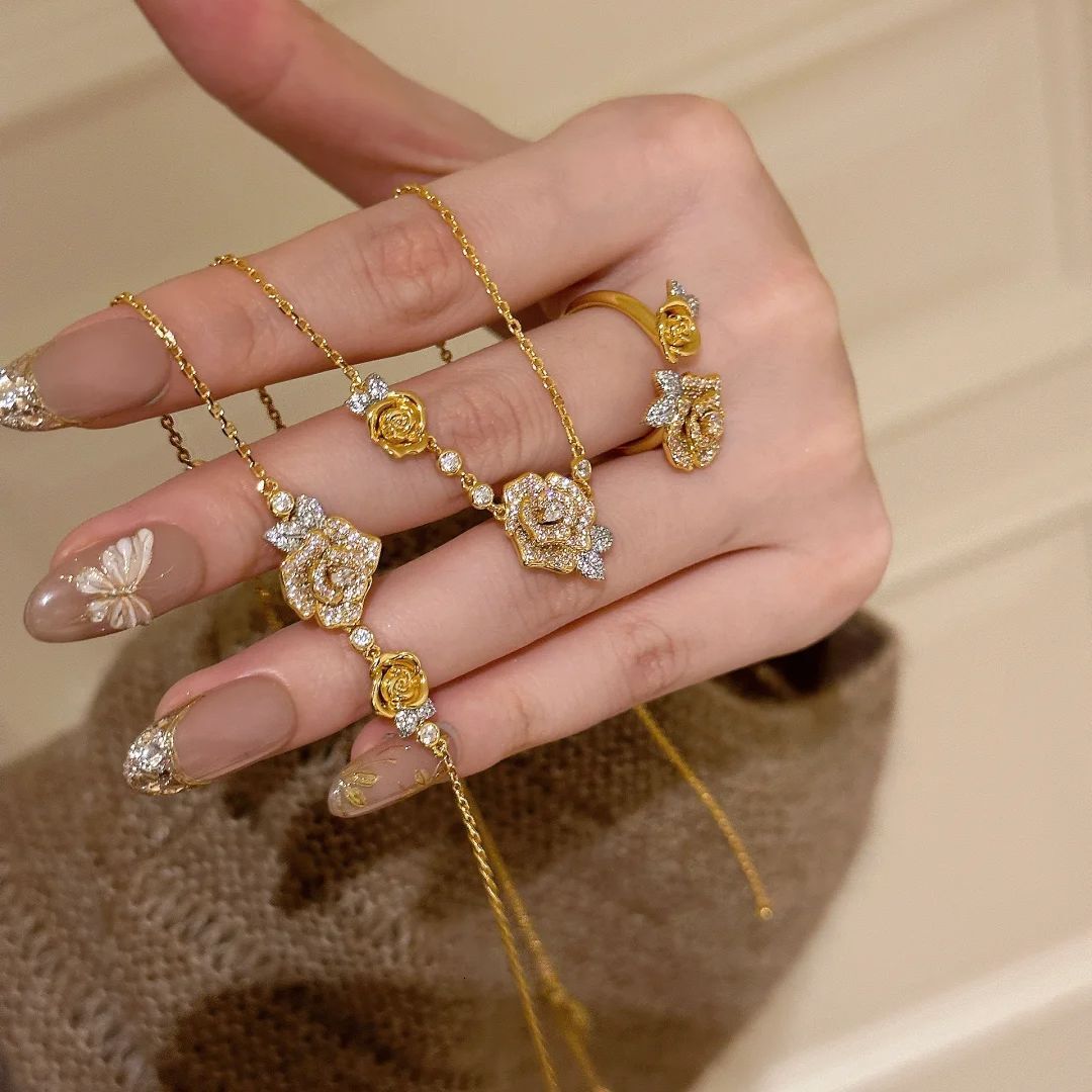 Jewellery Set French Retro Luxury Gold Plated Twin Rose and Camellia Cubic Zirconia Necklace Bracelet Ring for Wedding Anniversary Gift High Quality T