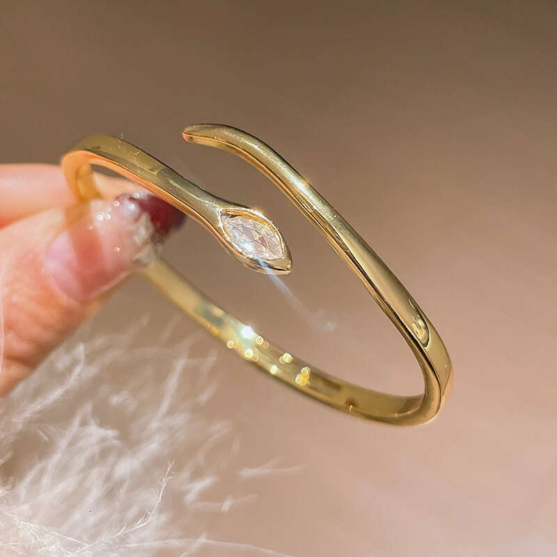 Gold Tone Full Diamond Luxury Jewelry Classic Super Flash Adjustable Butterfly Sun 4-Leaf Clover Bracelet Moissanite Designer Bracelet Single Row Tenn