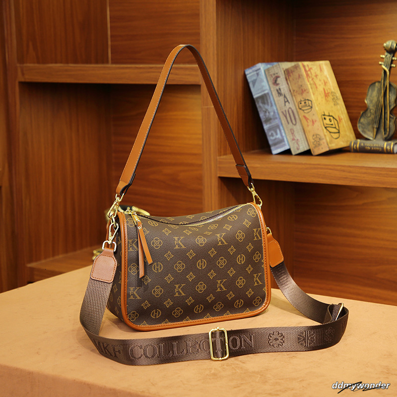 Designer Free Shipping Light High Quality Classic Tote Bag Versatile Vintage High-Capacity Fashion Handbag For Woman