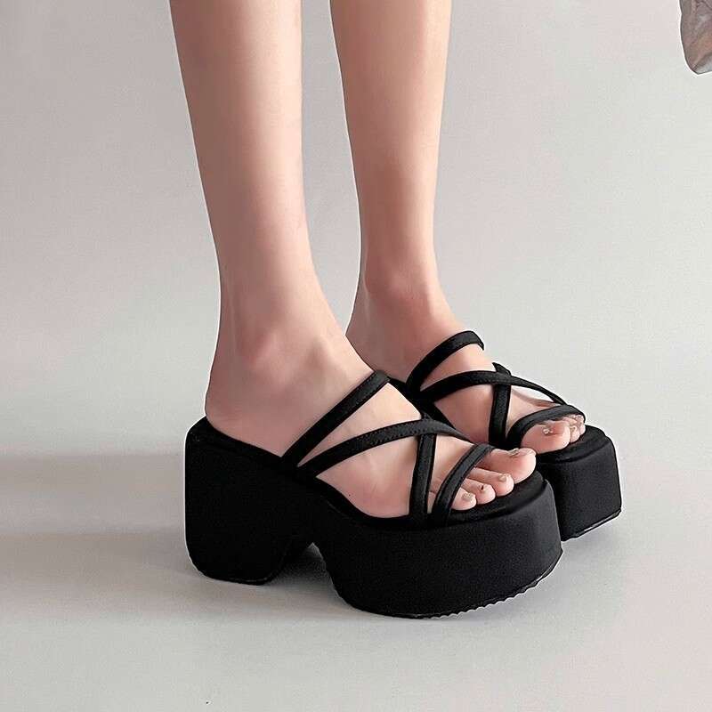 Thick-Soled Black Platform 2025 Spring/Summer New Women's Fashionable French Style Beach Vacation Roman Sandals