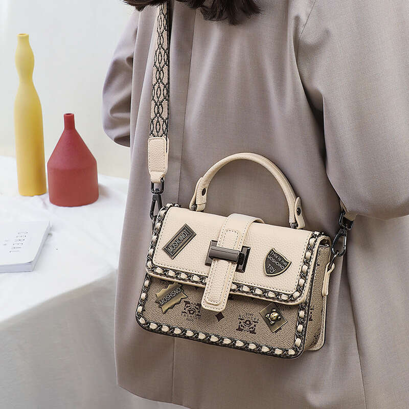 Luxury bag New Fashion for Women Crossbody Small Bag Spring Summer High Quality Texture Niche Handbag Light Box