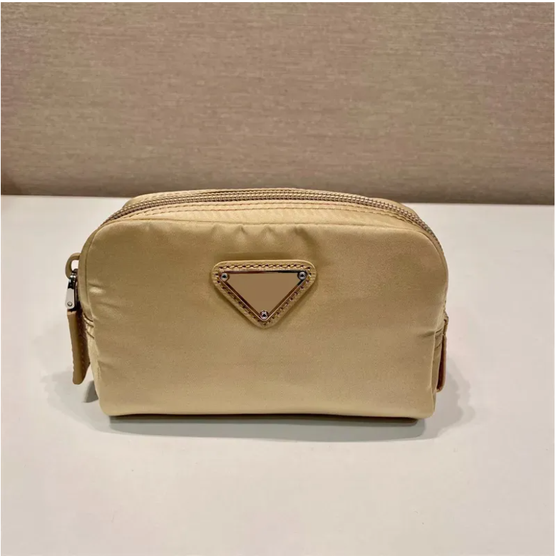 designer bag Re-Nylon Small Makeup Bag Designers Toiletry Wash Pouch Luxury Travel Cosmetic Bags Men Fashion Nylon Zipper Small Purse Make Up Bag