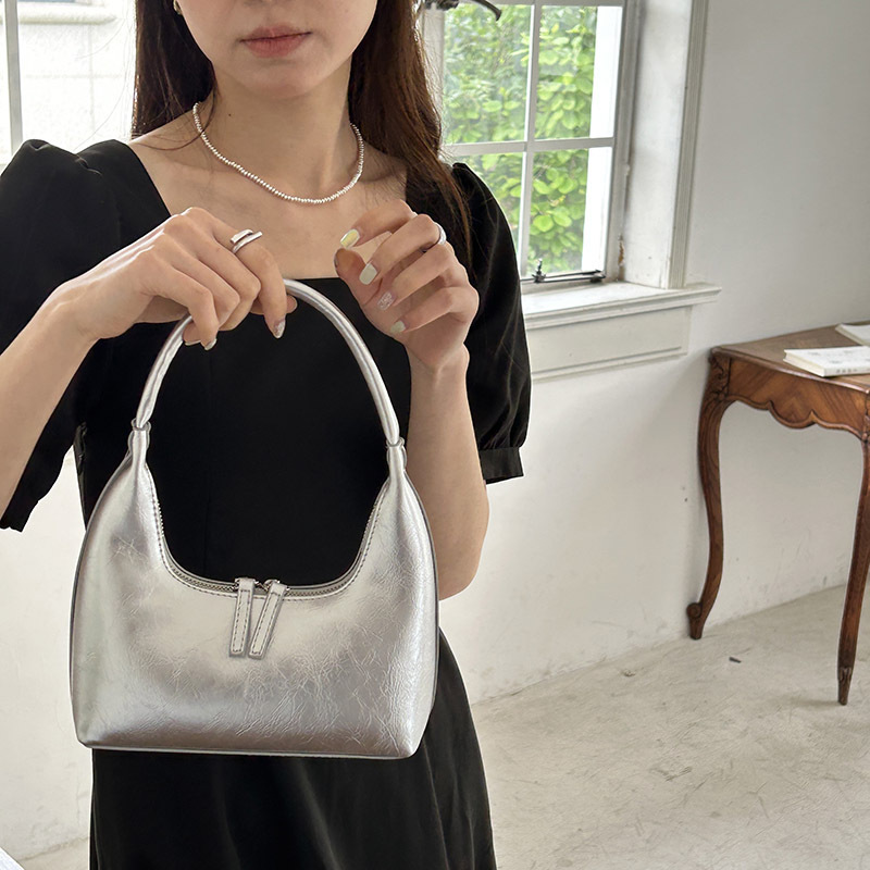 New Moon Women's Underarm Bag 2025 New Versatile Designer French Single Shoulder Handbag
