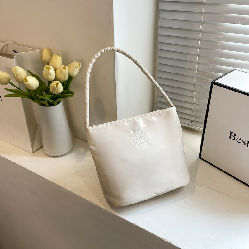 Designer Bag Simple Free Shipping And Luxury Bag Practical Gift High Value Handbag New Bucket Bag For Women Casual Commuting Versatile Underarm Bag