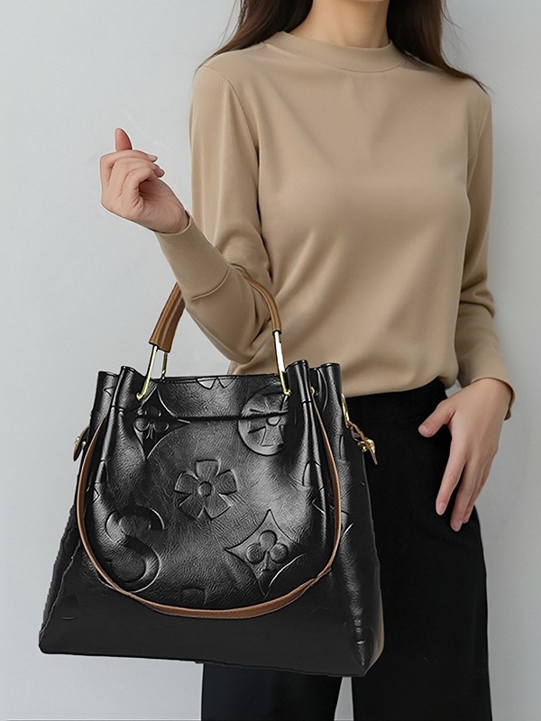 new Free shipping designer bag Crossbody bag with women's layered design fashionable and convenient
