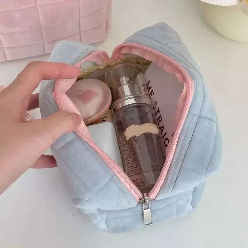 Makeup Bag Large Capacity Womens Plush Purse Pencil Case Cute Student Storage Bag Soft Travel Cosmetic Bag Organizer PouchXJ250910