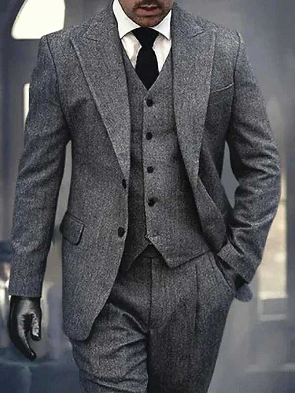 3 Pieces Mens Grey Herringbone Suits Formal Slim Fit Peak Lapel Tweed Prom Tuxedos For Wedding Groomsmen BlazerVestPants W250910