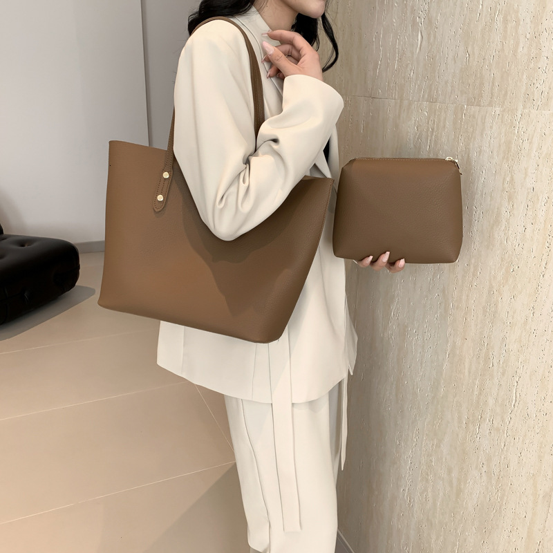 Free shipping designer Vintage Spring Summer Trend New Simple Casual Large Capacity High-end Feel Single Shoulder Bag Crossbody Tote Bag