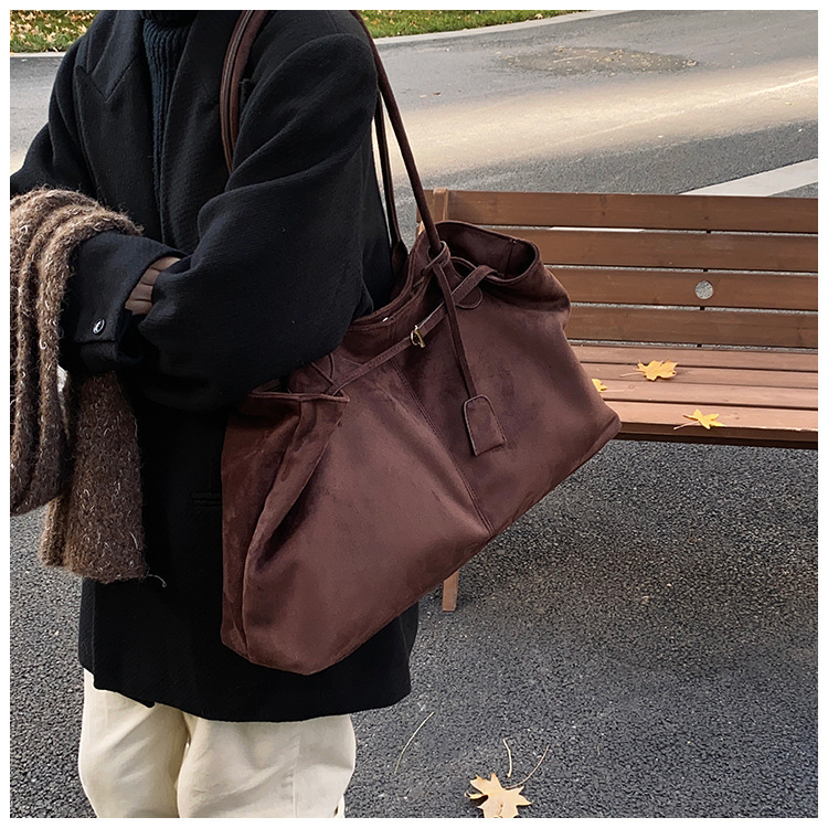 Free shipping designer Hot Fashion Tote Bag Versatile Bag Women Shoulder Bag Textured Commuter Bag Tote Bag Trendy Versatile Crossbody Bag