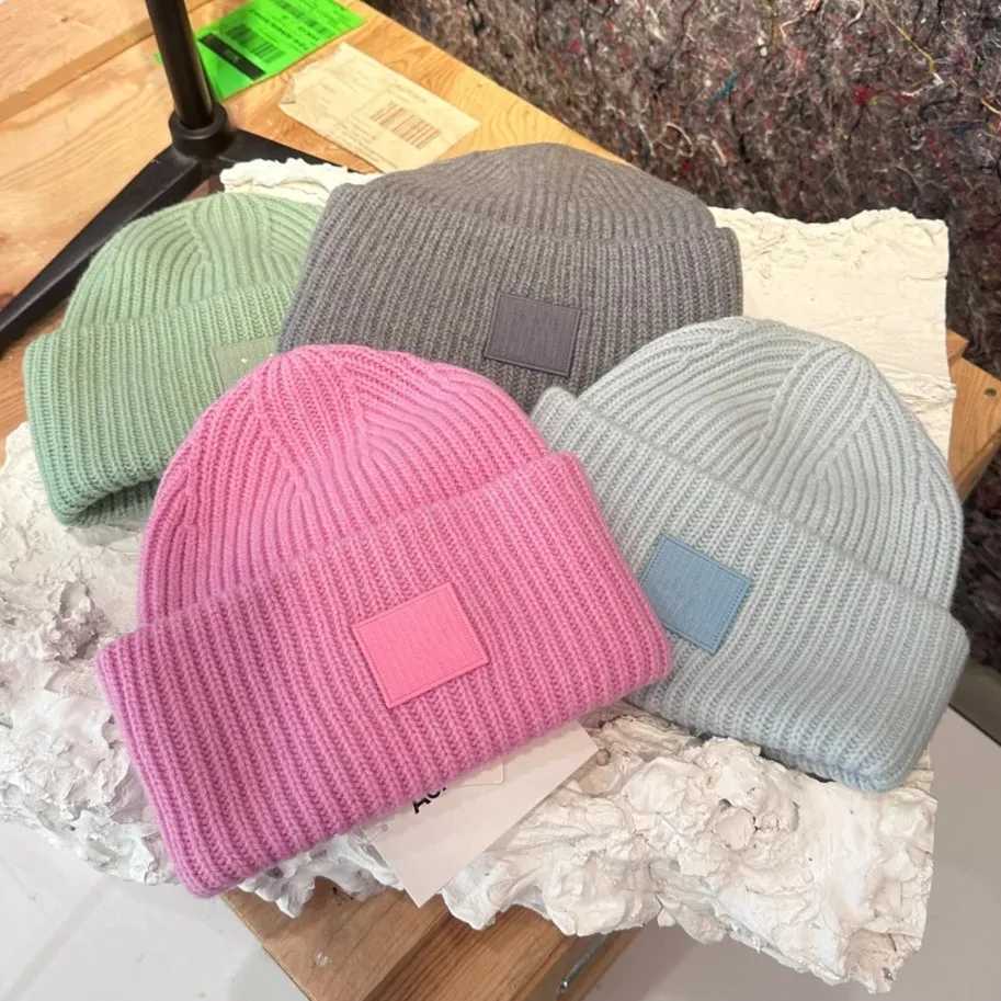 New Woolen Knitted Smile Face C Womens Thiened Autumn Winter Hat Mens Couple Warm Tren Cold Hat Casual Sle High TopXJ250910