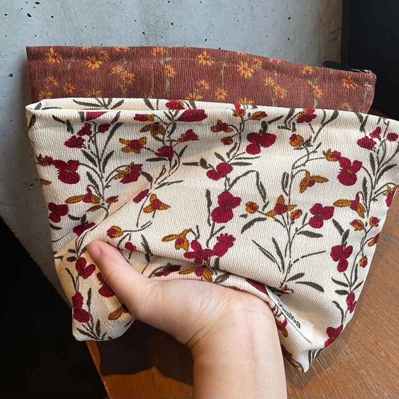 Makeup Bag for Women Portable Corduroy Vintage Flower Travel Wash Mobile Phone Storage Bag Girl Make Up Case PouchXJ250910
