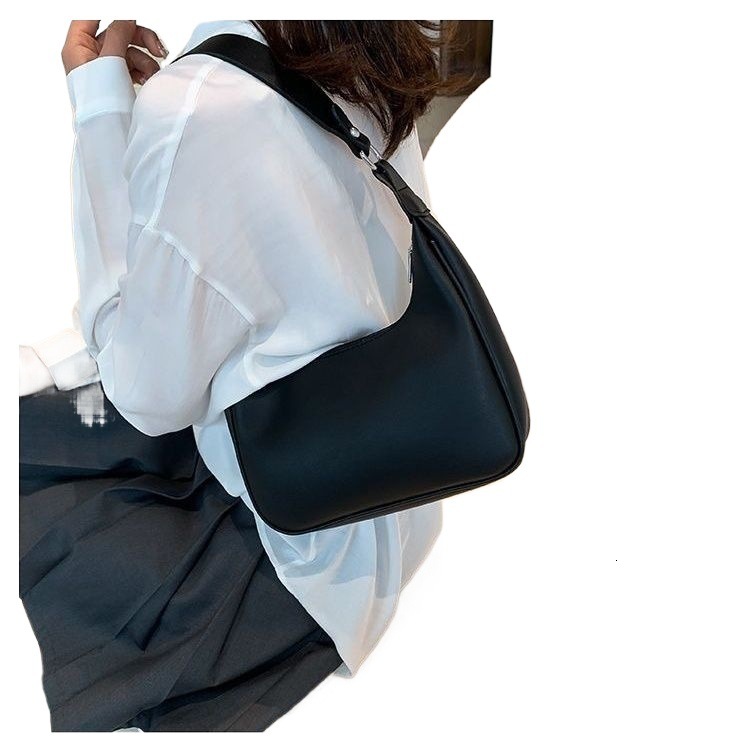High End Retro Free Shipping Bag Niche Underarm New French Designer Bag Luxury Bag Handbag Versatile White Dumpling Shoulder Bag Manufacturer