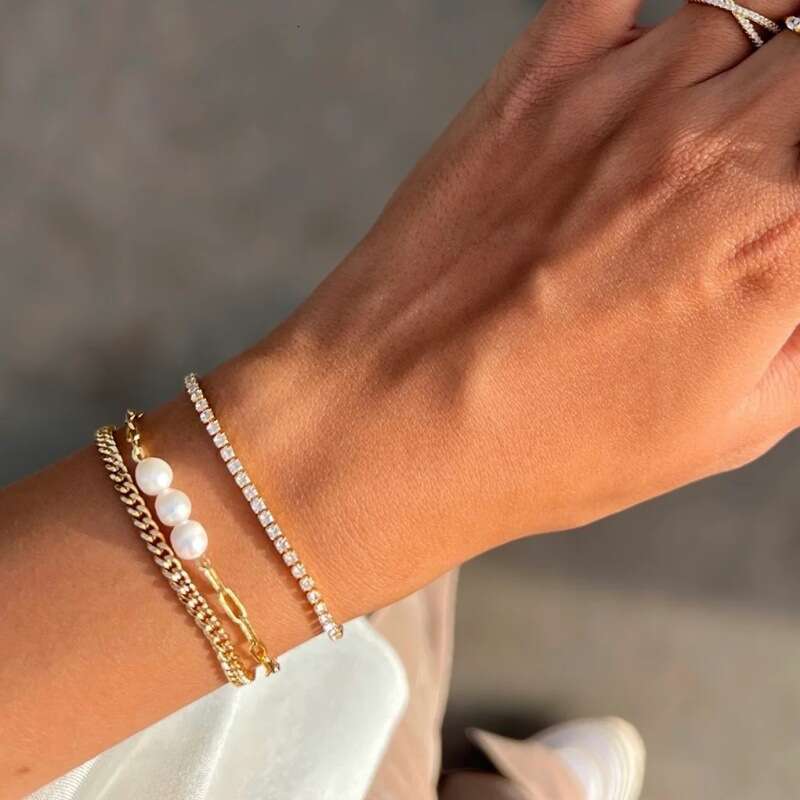 Unique Design Pearl Stainless Steel gold Chain Multiple Pearls Light High-End Feel Jewelry Bracelet