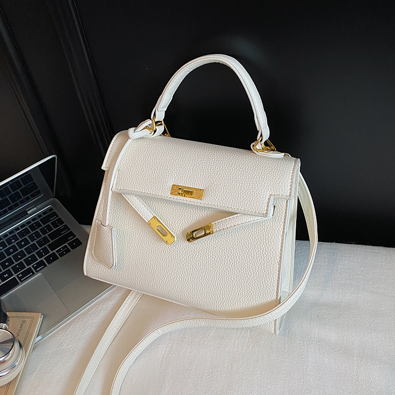Fashionable, luxurious, large capacity women's handbag, simple and versatile shoulder bag, essential crossbody bag for women's shopping and 