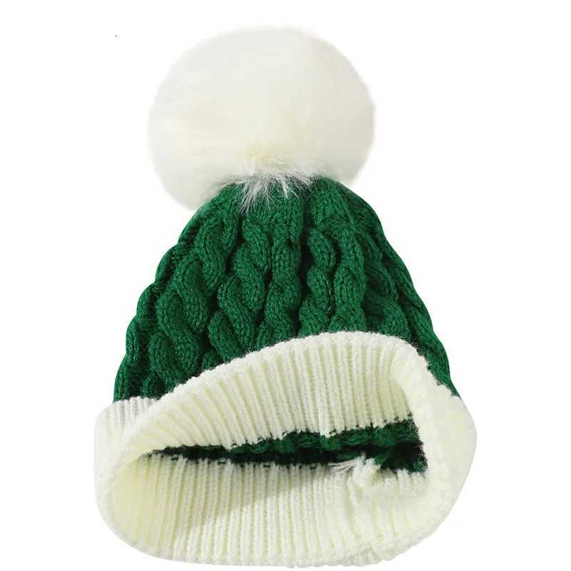 Unisex Winter Red And Green Patchwork Pompoms Knit Hat Christmas Hat For Women Men Christmas GiftXJ250910